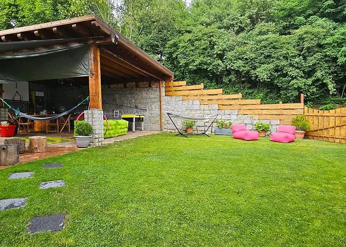 Apartamenty Pod Uwalonym Debem