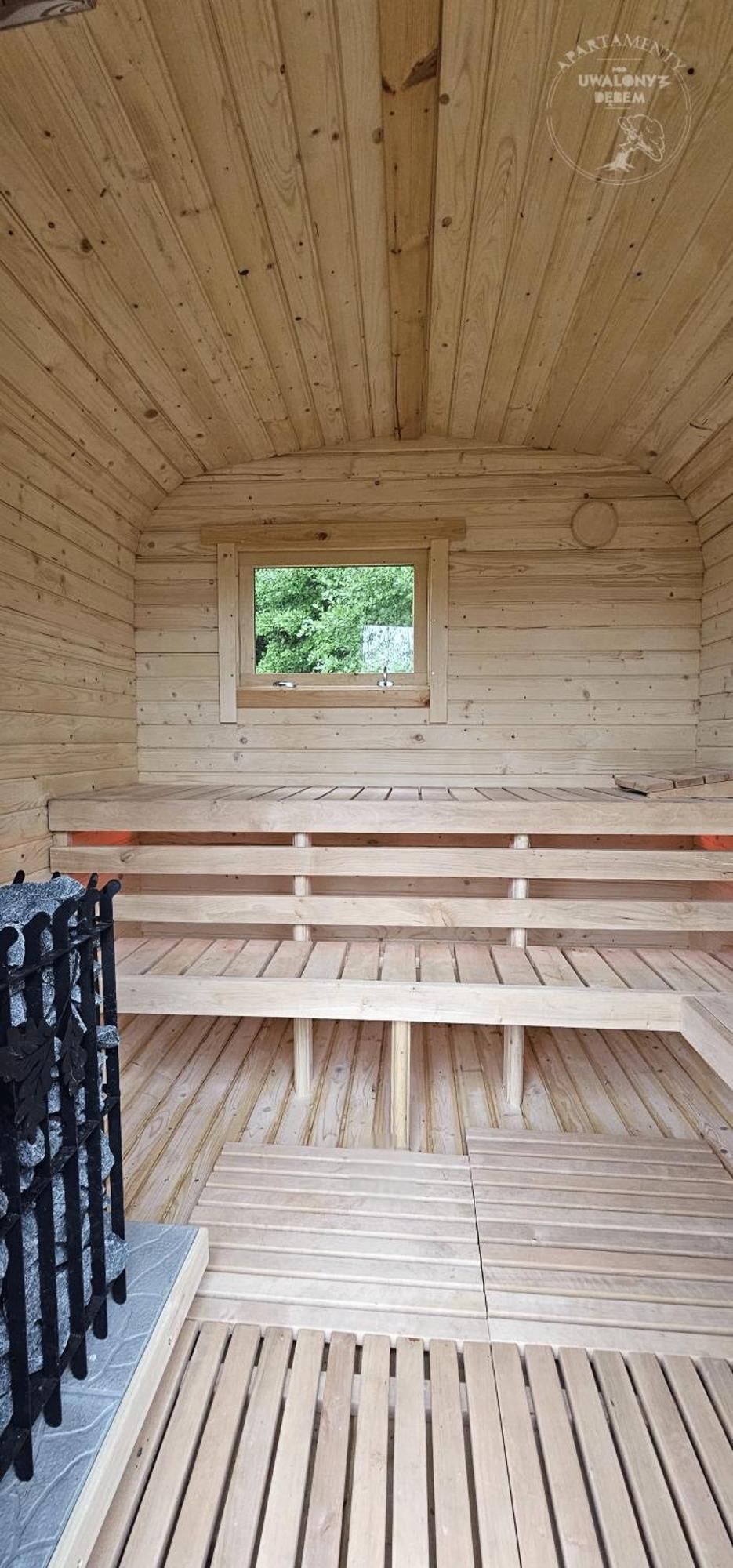 Apartment Pod Uwalonym Debem *